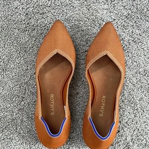 Rothy’s “the Point” in Fawn